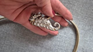 Cintura con charm cavalluccio marino strass