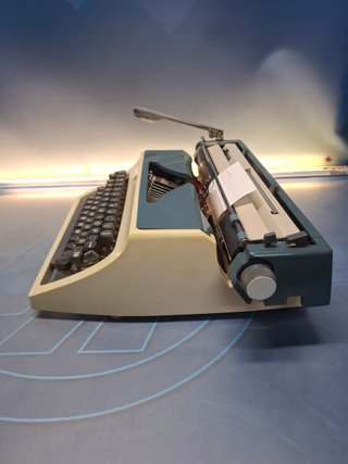 Maquina de escribir, Erika Daro Modelo 42