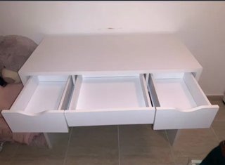 Tocador blanco con taburete