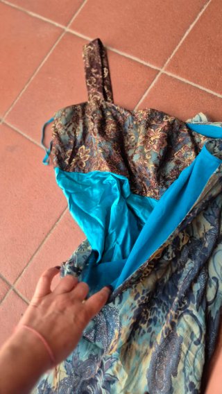 Abito lungo fantasia blu e marrone in seta