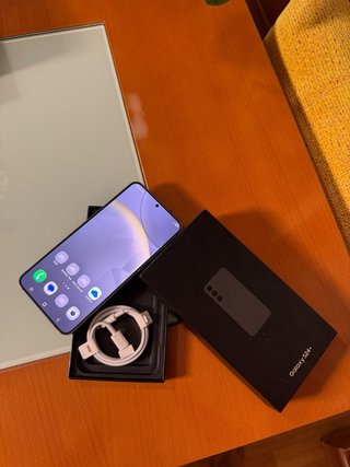 Samsung Galaxy S24 plus