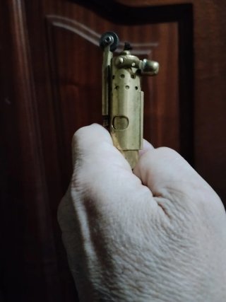 Encendedor antiguo latón tipo trinchera