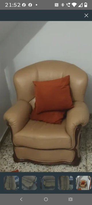 Divano 3 posti + 2 poltrone in pelle beige