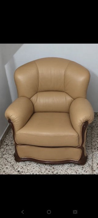 Divano 3 posti + 2 poltrone in pelle beige