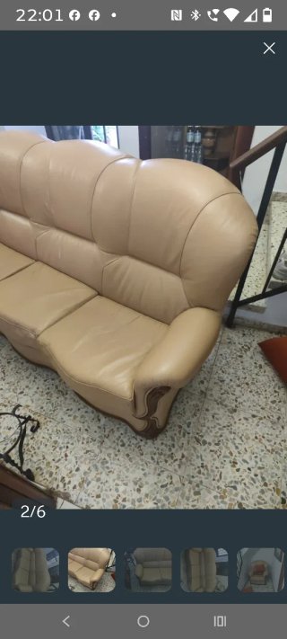 Divano 3 posti + 2 poltrone in pelle beige