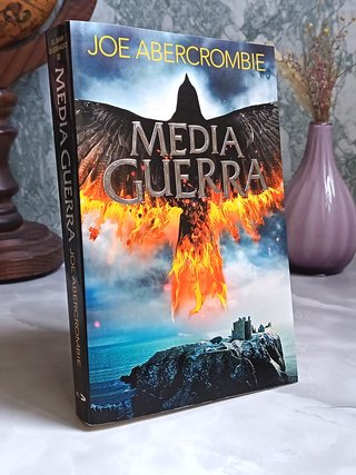 Media Guerra 1a Edición - Joe Abercrombie