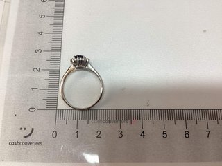 anillo oro 18k con piedra con circonita,zafiro