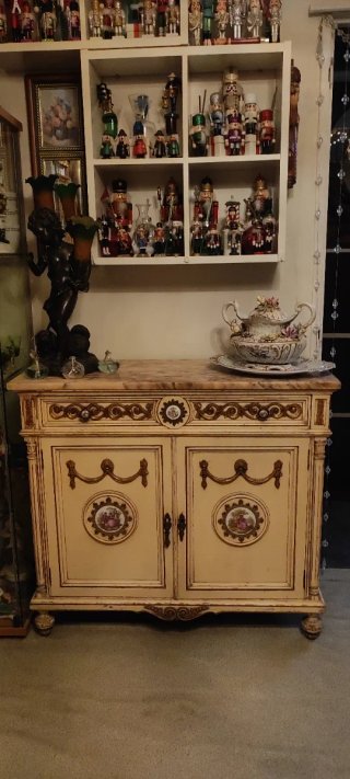 Aparador, mueble auxiliar, recibidor, taquillón.