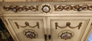 Aparador, mueble auxiliar, recibidor, taquillón.