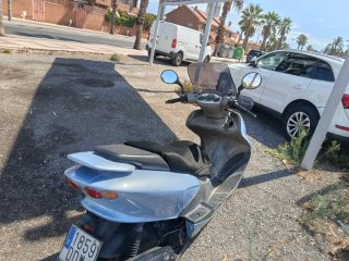 Moto Scooter Gris