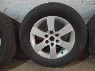 Se venden llantas Mitsubishi Montero V80.