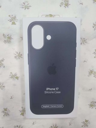 Funda iPhone 17 Negra Silicona MagSafe