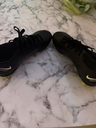 Zapatillas Fútbol Nike Negro y Verde