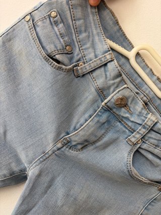 Pantalón tejano claros