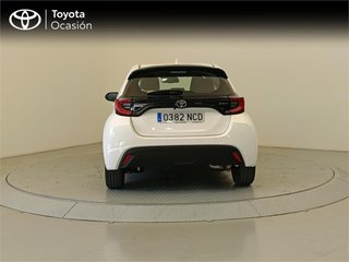 TOYOTA Yaris ACTIVE PLUS