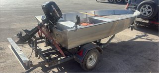 Barca de aluminio con motor fueraborda y remolque