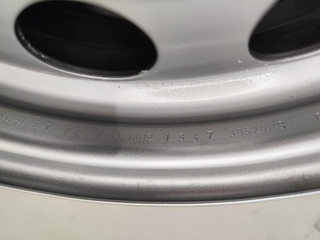 Llanta de chapa de 16 pulgadas Peugeot Citroën