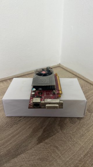 Tarjetas Gráficas Radeon HD 7770 y ATI Radeon 3450