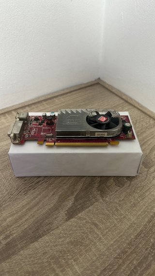Tarjetas Gráficas Radeon HD 7770 y ATI Radeon 3450