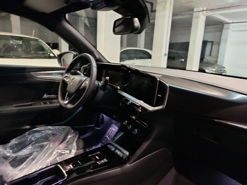 Opel Mokka-e 2023, foto 16