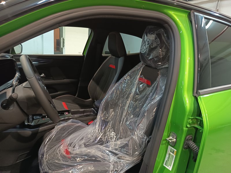 Opel Mokka-e 2023, foto 11