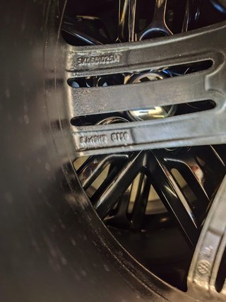 Llanta Original Volkswagen Golf mk6 19 pulgadas