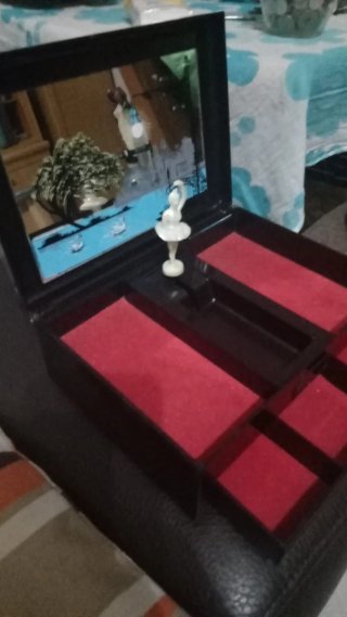 Caja joyero musical con bailarina