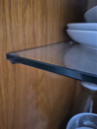 Mueble de comedor madera y cristal
