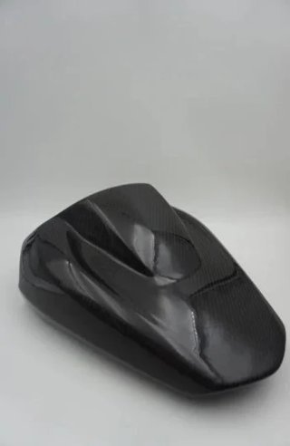 TAPA DE ASIENTO TRASERO EN CARBONO BMW K1300S
