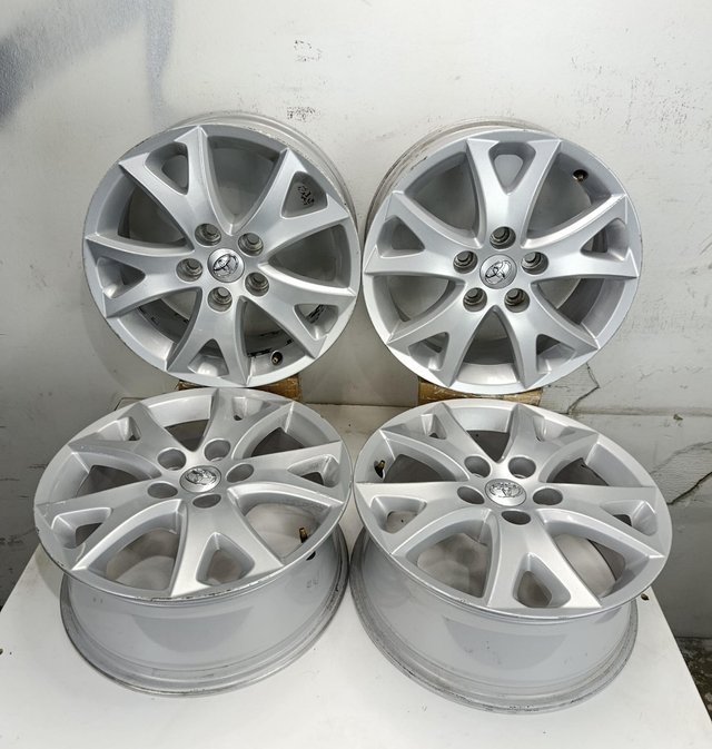 Juego de llanta Toyota Auris 5X114-16 Pulgadas