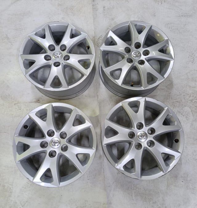 Juego de llanta Toyota Auris 5X114-16 Pulgadas