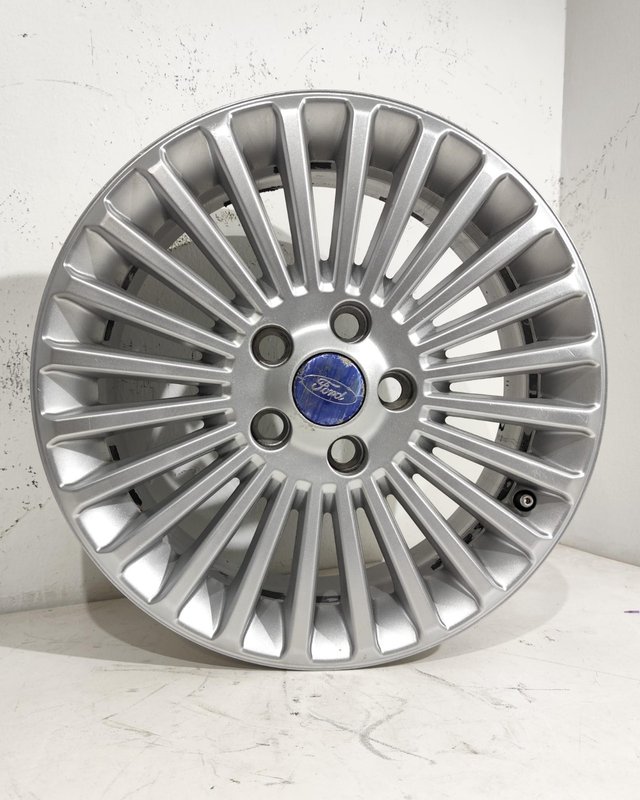 Juego de llantas Original de Ford Focus R16