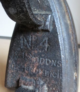 PLANCHA DE HIERRO INGLESA JJ SIDDONS. ANTIGÜEDAD