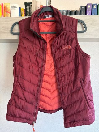 The North Face 550 Down Vest Women Size M Burgundy