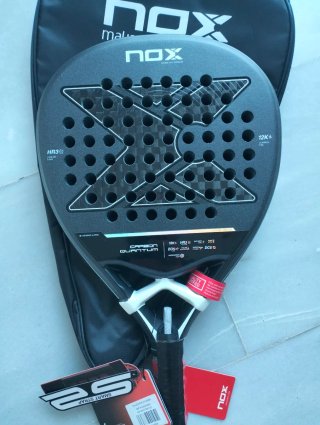 Pala de pádel NOX Carbon Quantum 12K HR3