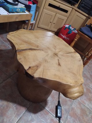 Rodajas de madera pino y saquéis para mesa