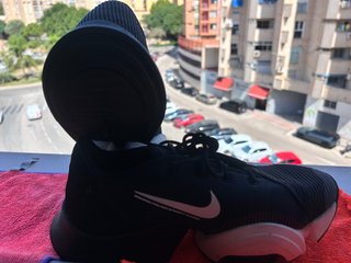 Zapatillas Nike Deportivas Negras y Blancas