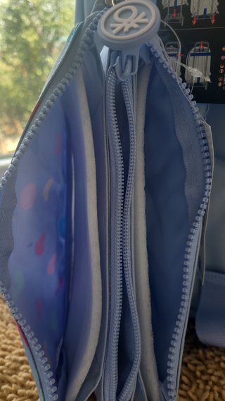 Mochila infantil Bennetton gran capacidad.