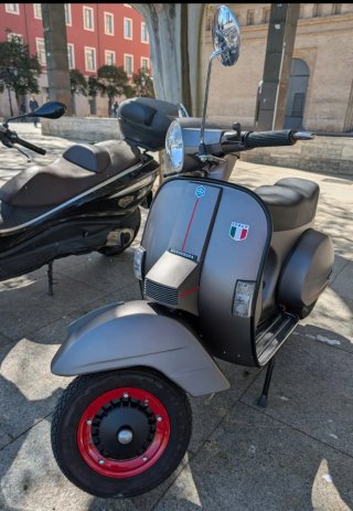 Vespa PX200 1986 restaurada