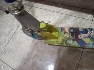 Patinete infantil con ruedas