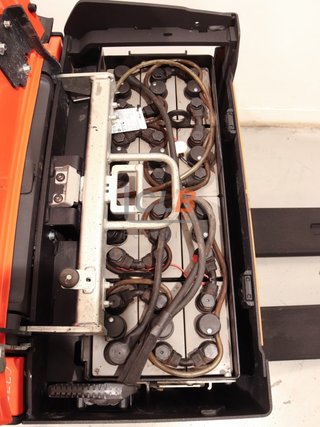 Ref. M-6739 Transpaleta Eléctrica Plataforma Toyota LPE 200