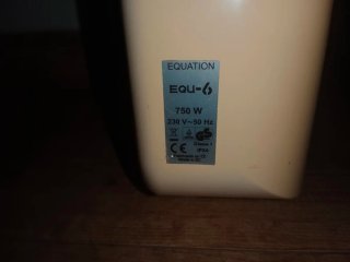 Calentador de aceite beige y blanco