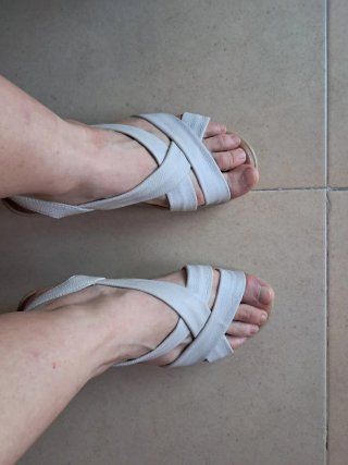 Sandalias cuña blancas