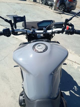 Yamaha MT-09 Gen 2 Gris