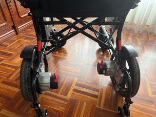 Silla de ruedas eléctrica motorizada