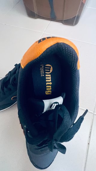 Zapatillas Mustang Talla 41 Negras y Naranja