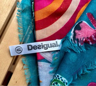 Foulard quadrato Desigual blu petrolio con uccelli