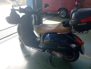 Vespa Azul