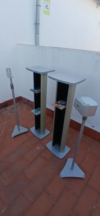Columnas para altavoces beige y gris