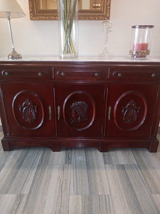 Mueble clásico de madera y marmol | Recibidor
